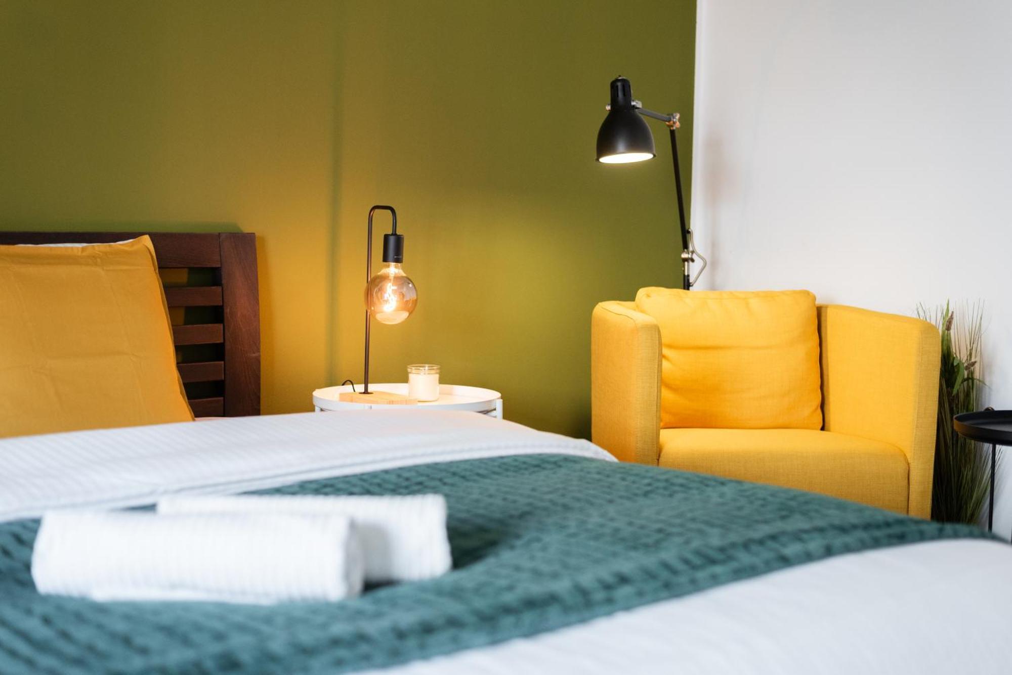 Spacious Apartments Near Karlin Square Praha Bagian luar foto