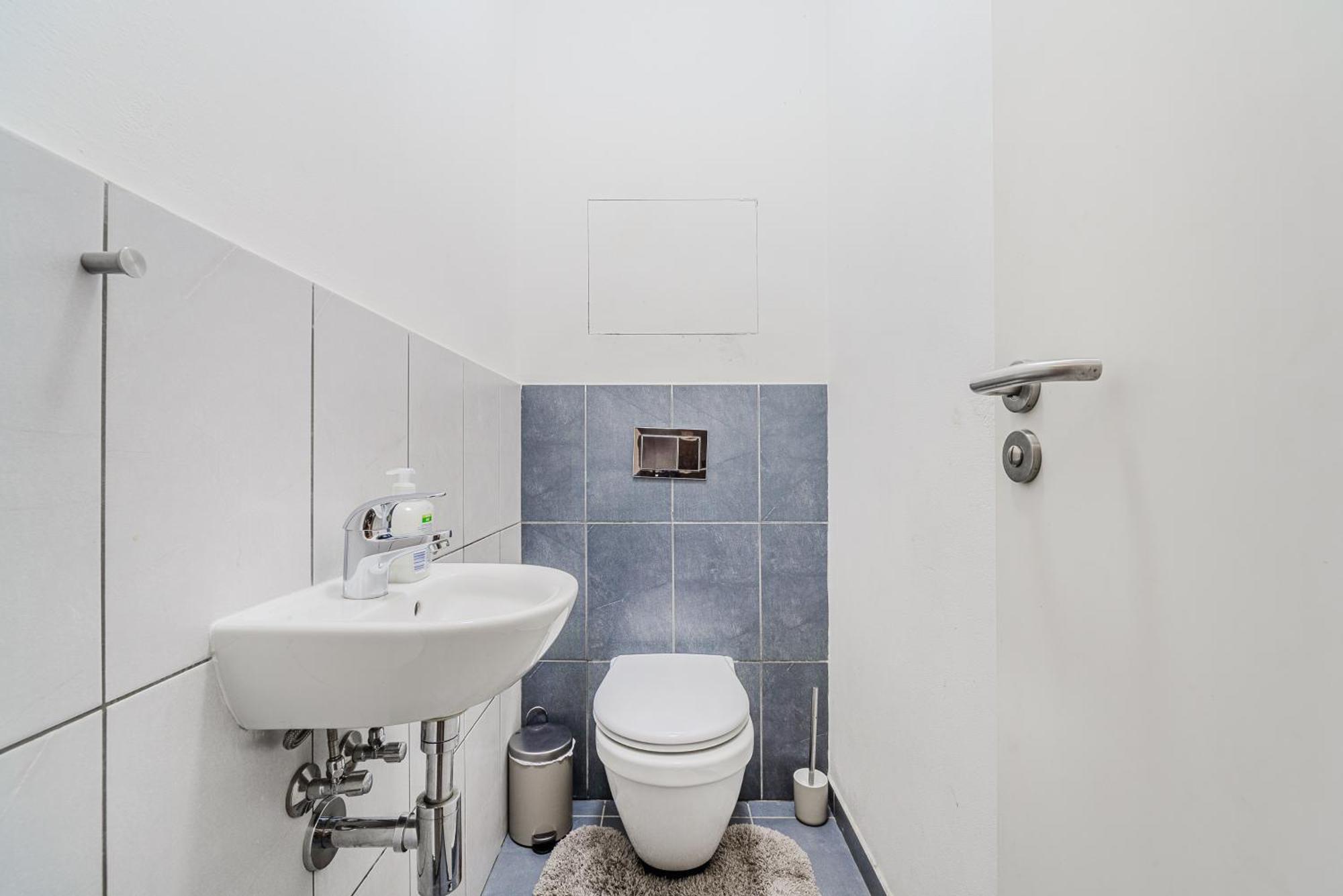 Spacious Apartments Near Karlin Square Praha Bagian luar foto