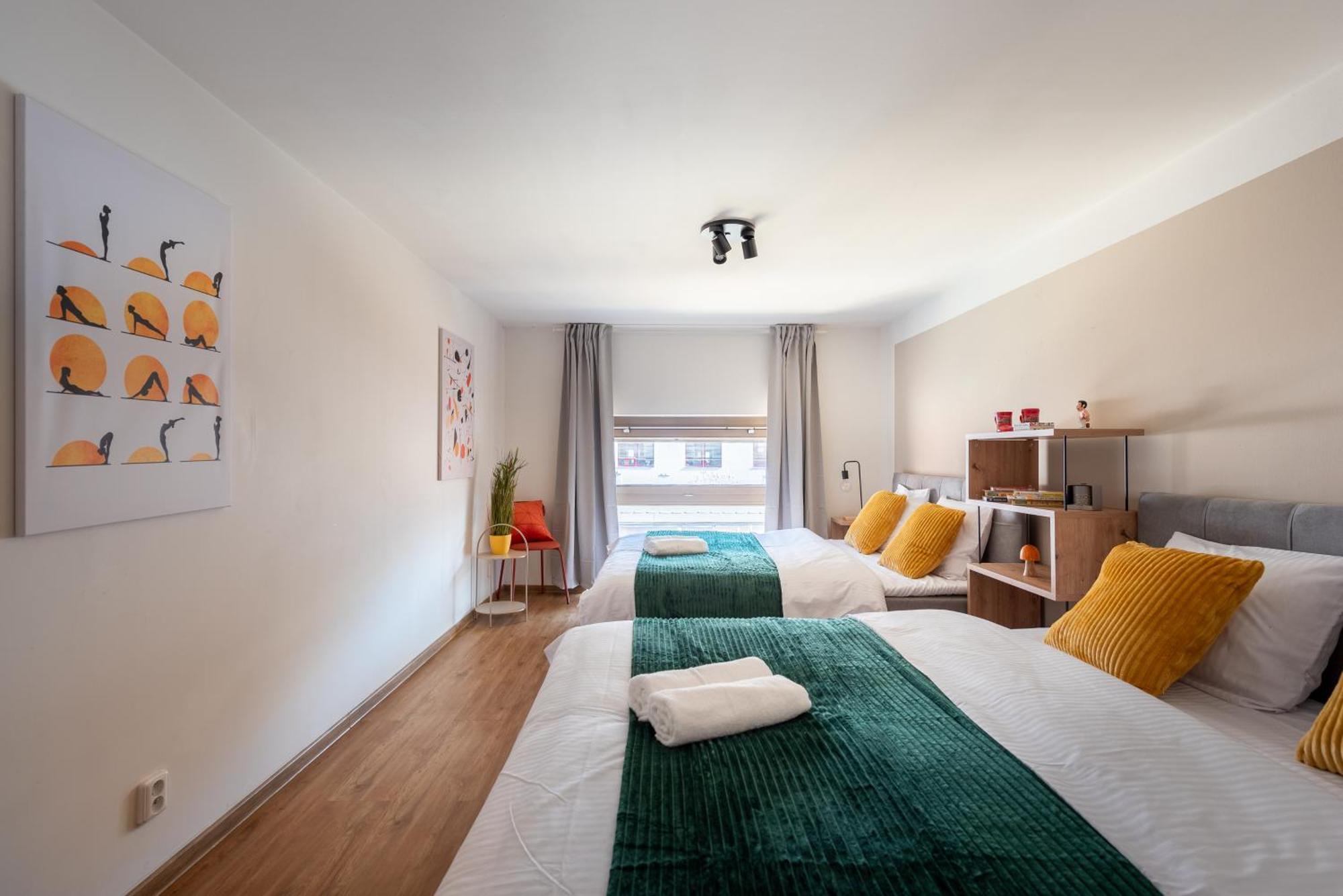 Spacious Apartments Near Karlin Square Praha Bagian luar foto