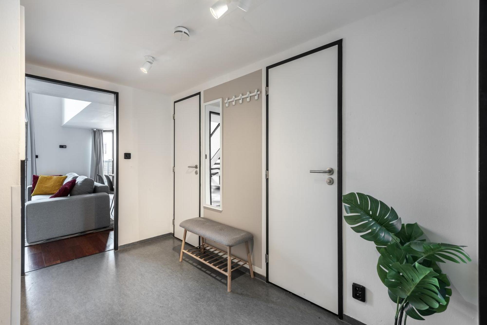 Spacious Apartments Near Karlin Square Praha Bagian luar foto