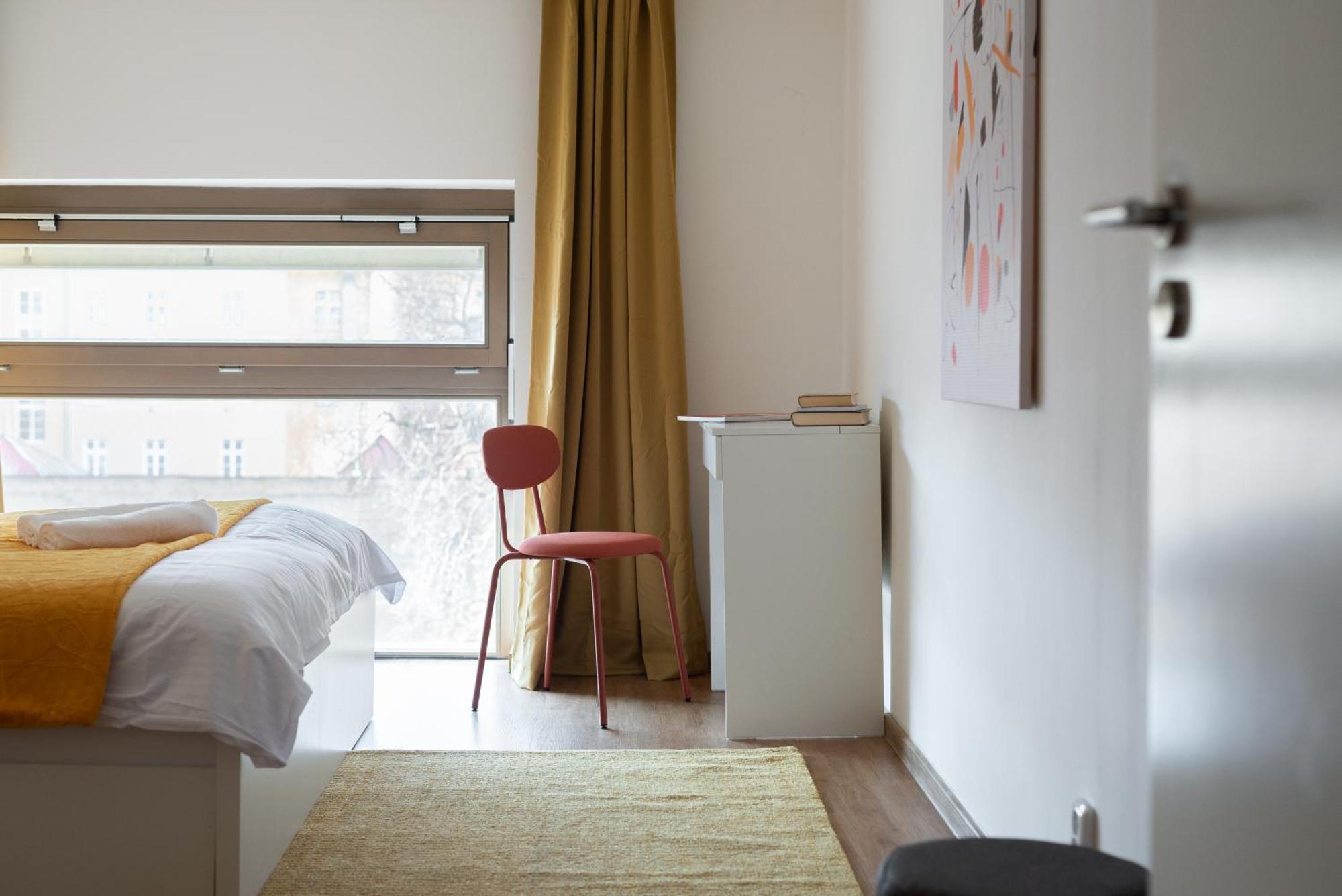 Spacious Apartments Near Karlin Square Praha Bagian luar foto