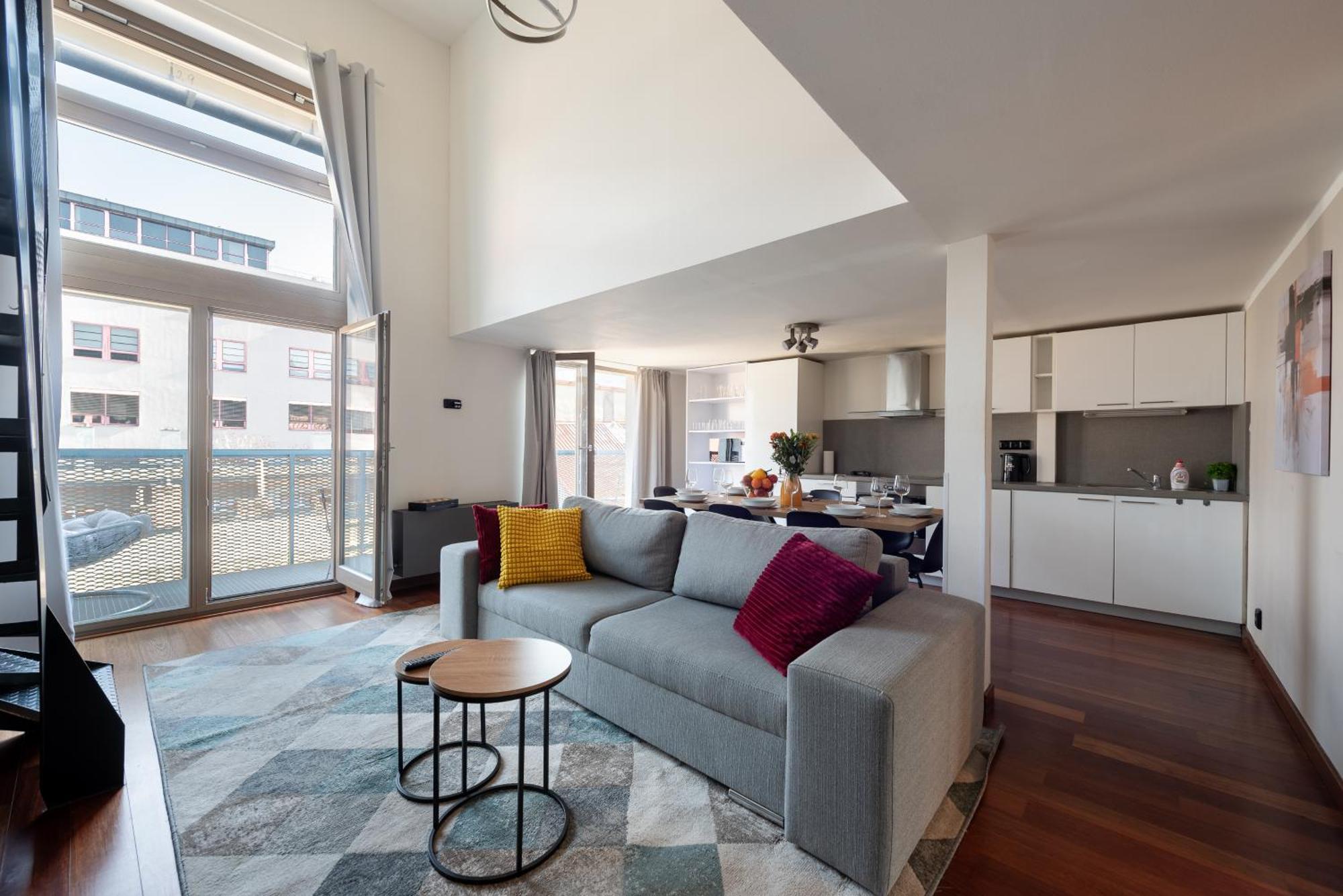 Spacious Apartments Near Karlin Square Praha Bagian luar foto
