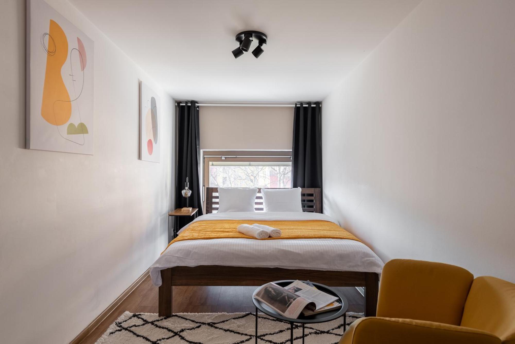 Spacious Apartments Near Karlin Square Praha Bagian luar foto